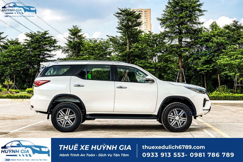 Xe 7 chỗ Fortuner